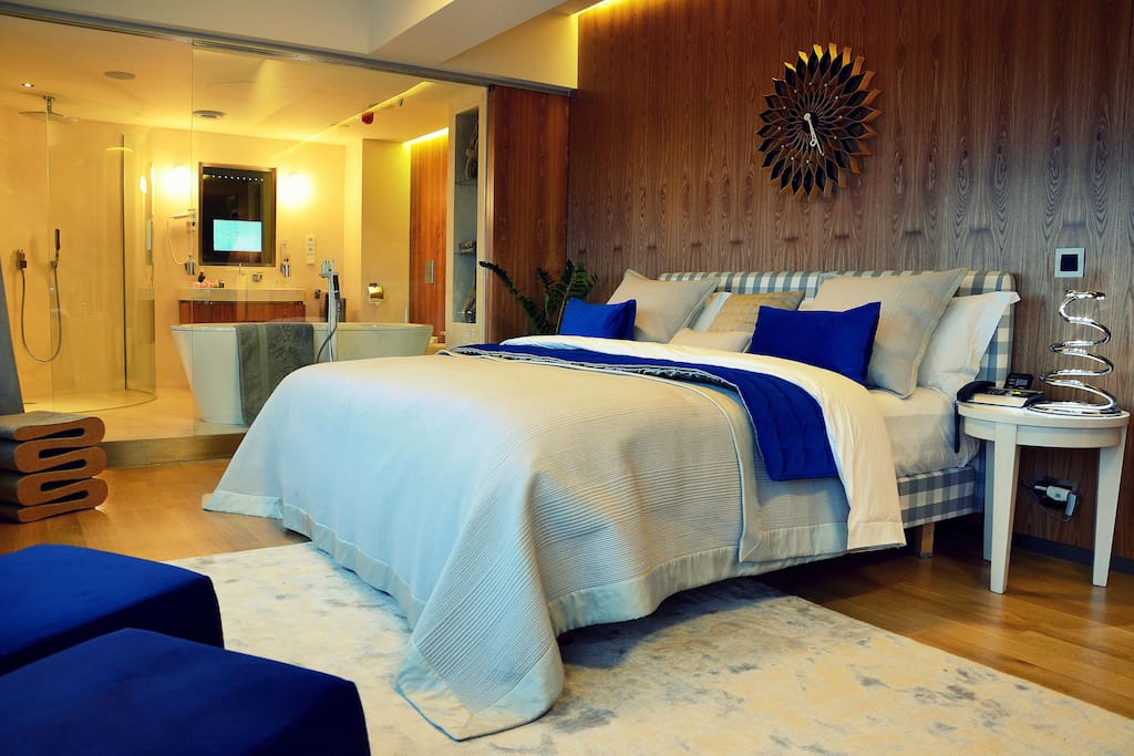 Extra large lluxurious bed with hand sewn horsehair upholstery from the Swedish brand Hästanes