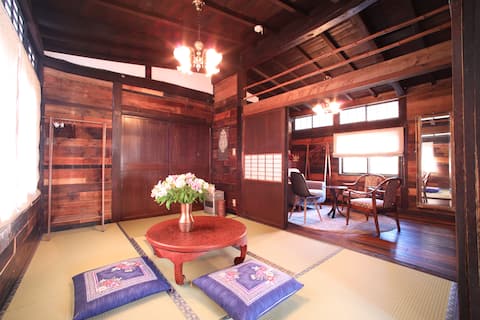 Cominka: the Communication Meeting House