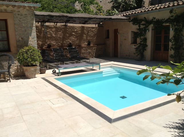 Central townhouse with patio and pool in Soller