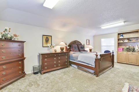 Presidential Suite+Attached full bath-DFW/ATT2