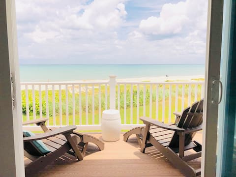 "The Beach Shack", oceanfront stylish townhouse!