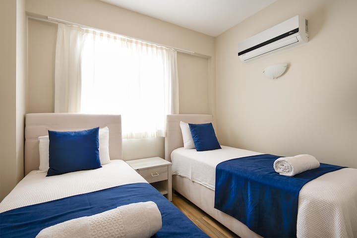 Segundo dormitorio con dos camas individuales