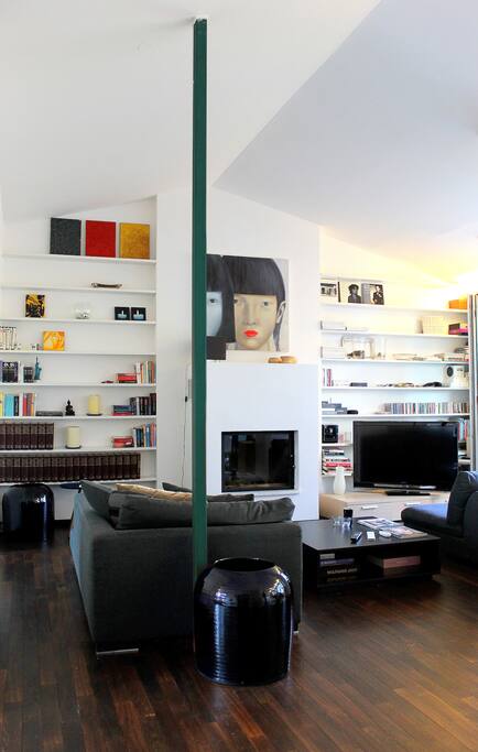 Living, Wohnen, 50'' Flatscreen TV, receiver for over 80 channels, including CNN, most of them in HD quality.