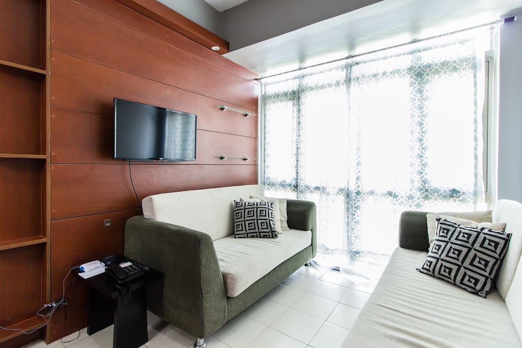 2 sofas that can comfortably sleep kids