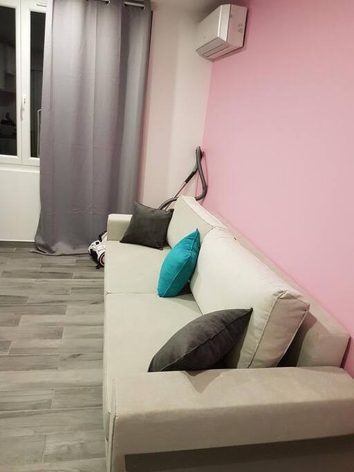salon avec couchage
