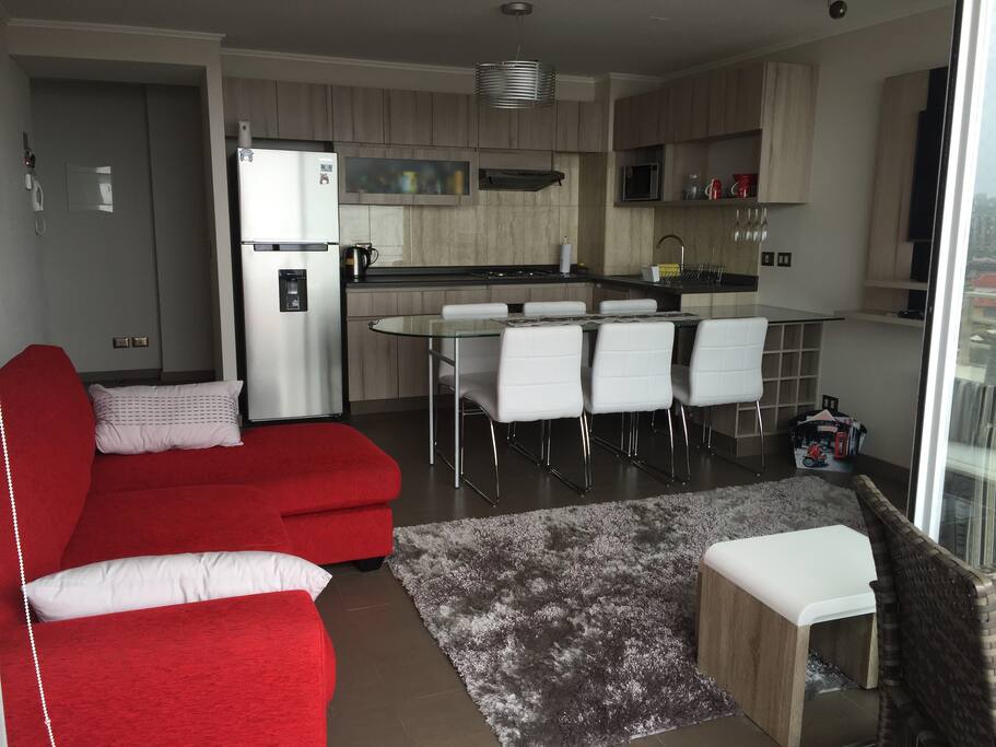 AMPLIO Y COMODO LIVING COMEDOR