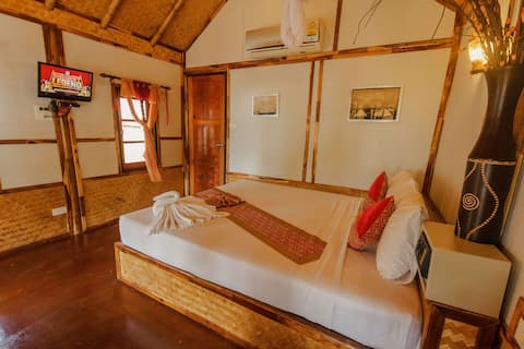 Vibrant Bamboo Bungalow in Phi Phi