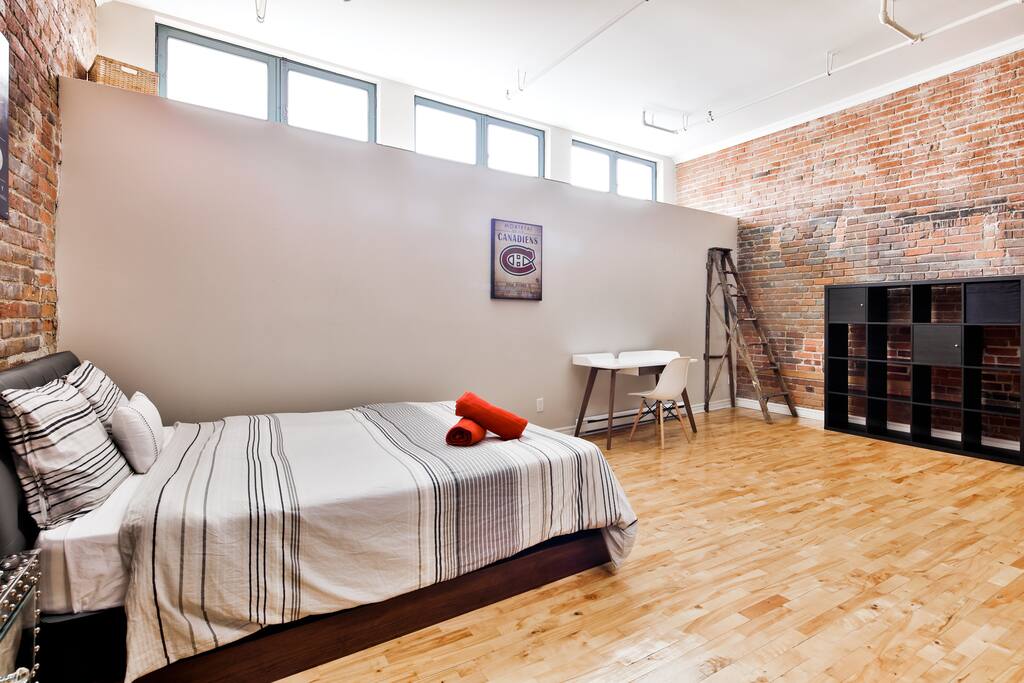 Queen Size Bed!