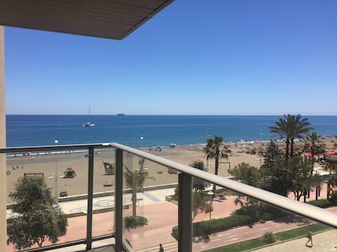 Top Airbnb: FRONT LINE BEACH & CITY CENTRE in Pacífico