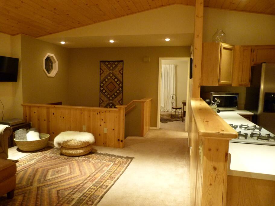 Vaulted ceilings and big hi def flat screen tv for movie night.