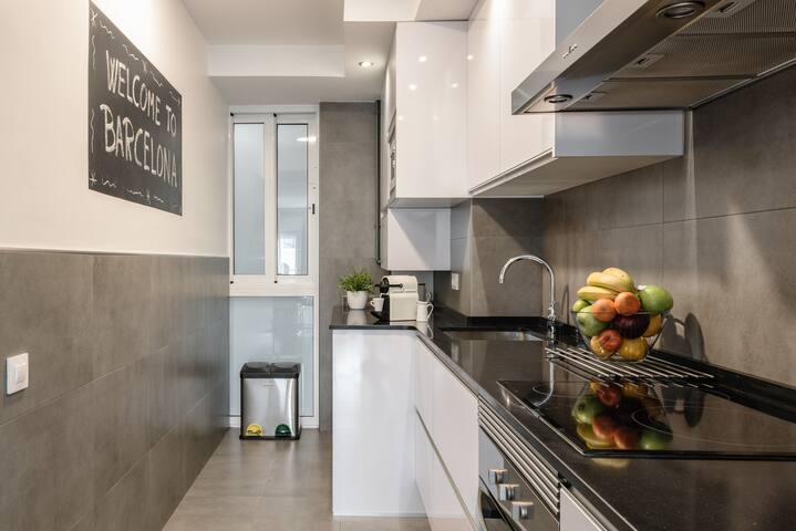 Apartamento Gaudir, con inspiraciones modernistas. Luminoso, céntrico y seguro. gallery image 5