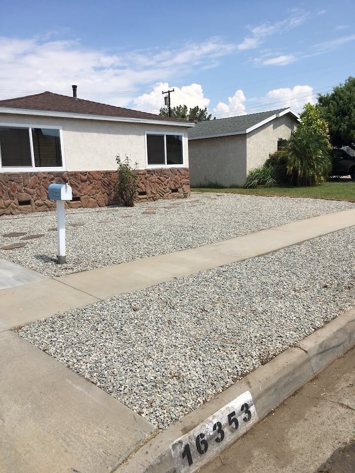 Beautiful, Remodeled House in Great Area w Parking Houses for Rent in