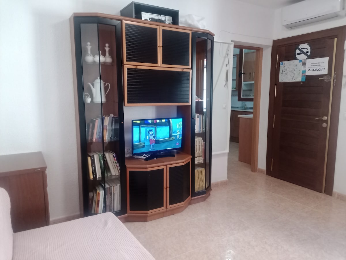 Successful Airbnb property: 2 bdrm 1 bth con a/c Gran Vía-Plaza de España in Madrid