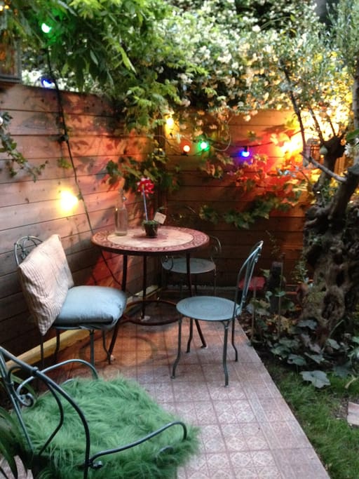 petit espace pour se boire un verre en toute tranquillité dans la résidence...