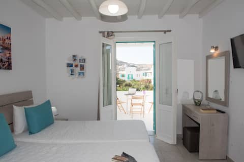 Olga's Apartment near Ornos beach