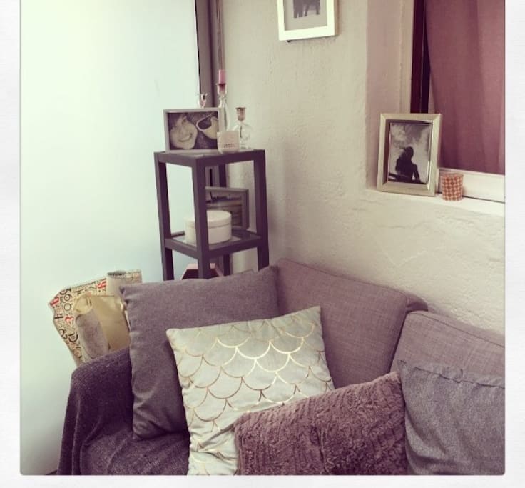 al is girly, and cosy