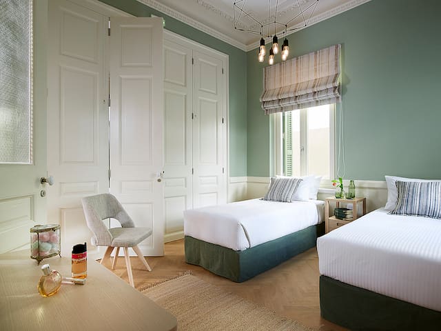 Thiseio 1915 – luxury, modern, elegant apts