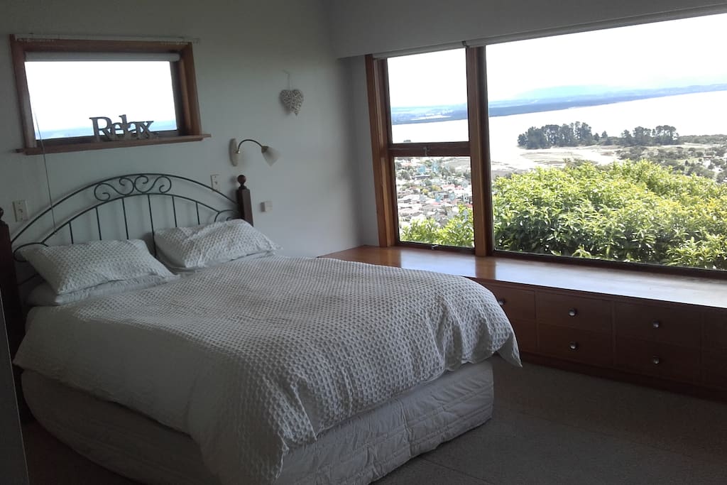 Guest bedroom
