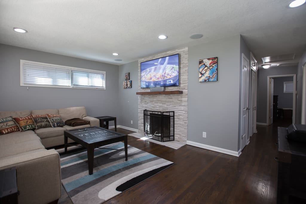 Upstairs living room with 5.1 theater surround