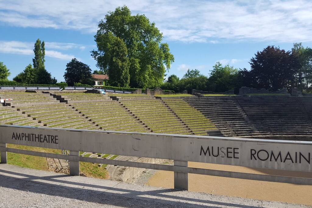 Amphithéâtre à 3 min à pied