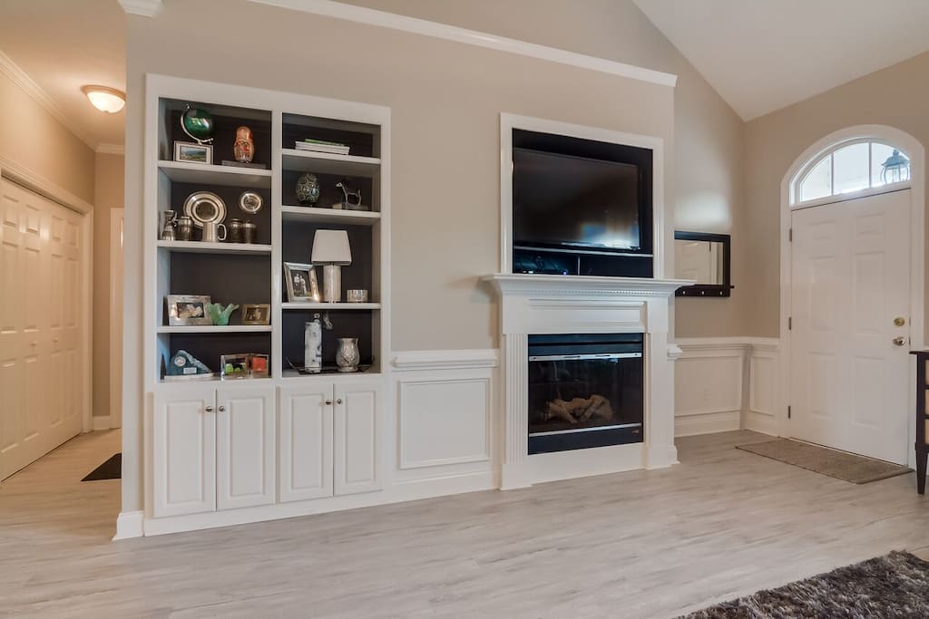 Built ins and gas fireplace