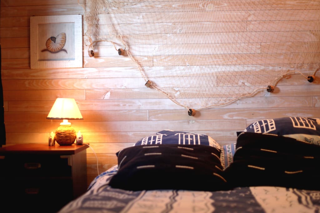 chambre style pecheur lambris blanc