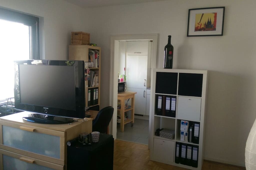 Blick vom Wohnraum in Richtung Küche