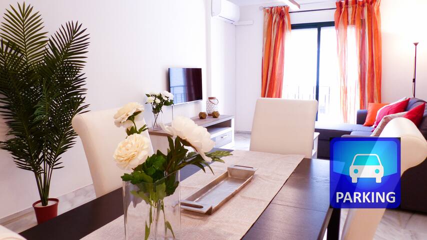 MALAGUETA BEACH + PARKING.  PUERTO STREET