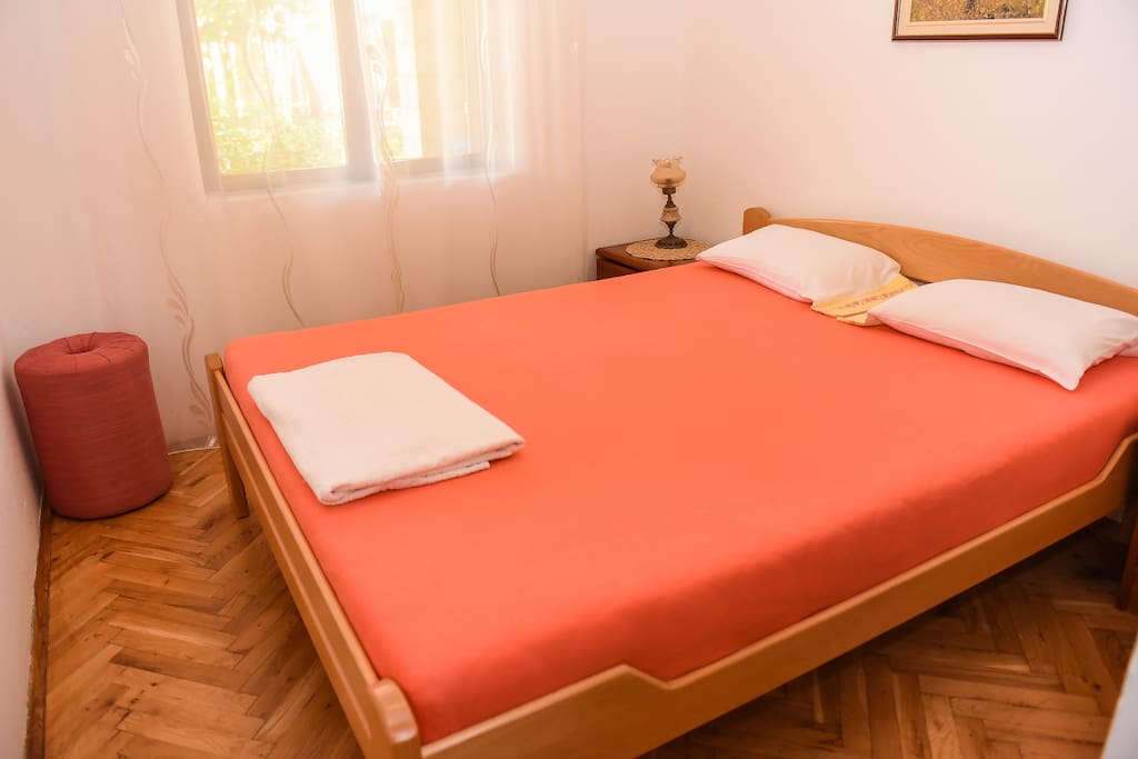 Bedroom 3 (king size double bed)