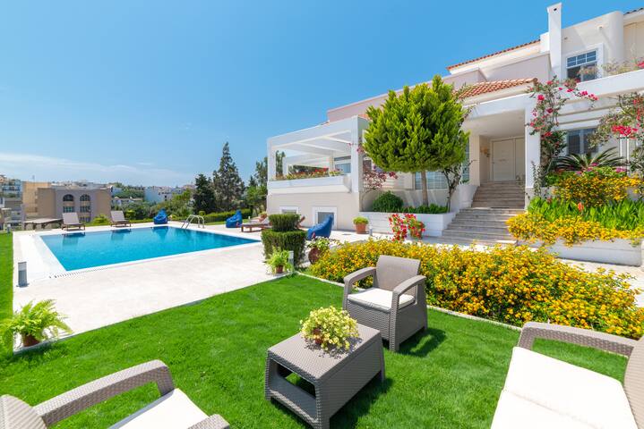 City Mansion, Rhodes Town, Luxury 4 Bedroom Villa