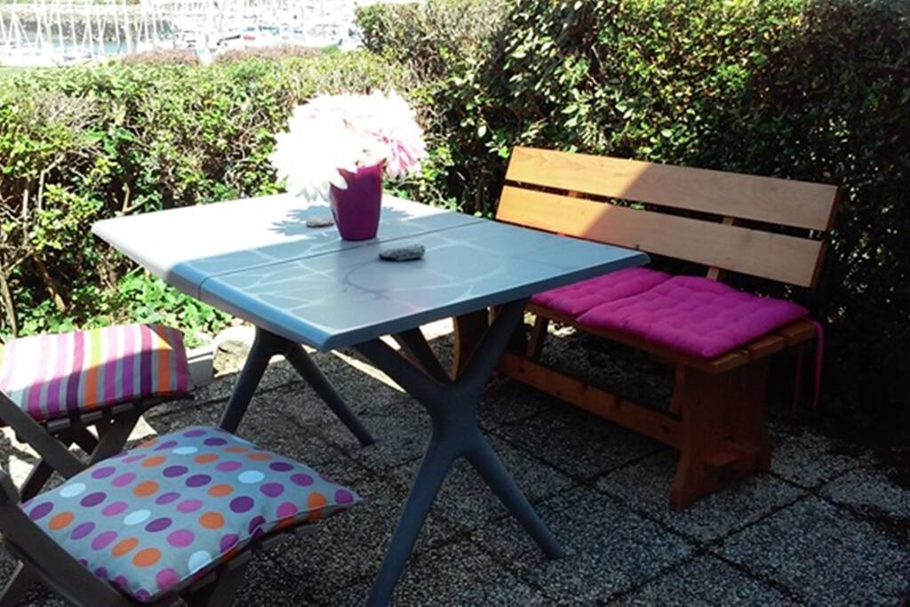La terrasse pour les dîners sous les étoiles