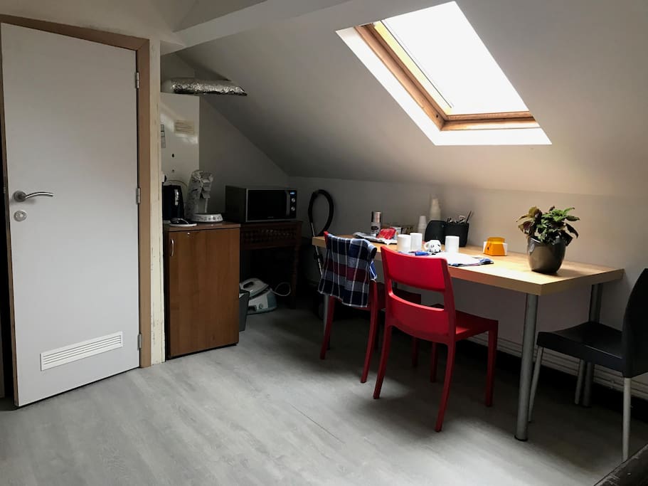 dining area, coffee , tea, microwave, iron