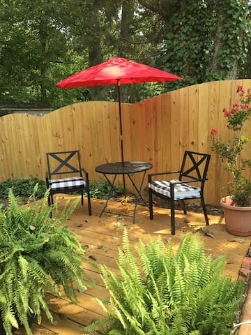 Quiet Private Suite in Convenient Bon Air