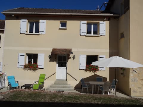 Sun loungers 5* Airbnb and 3* Furnished Tourism