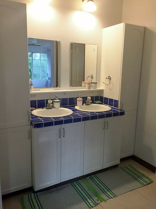 Room 2 shared bathroom