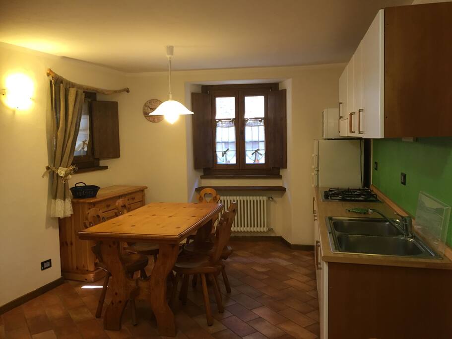 Zona pranzo e cucina
