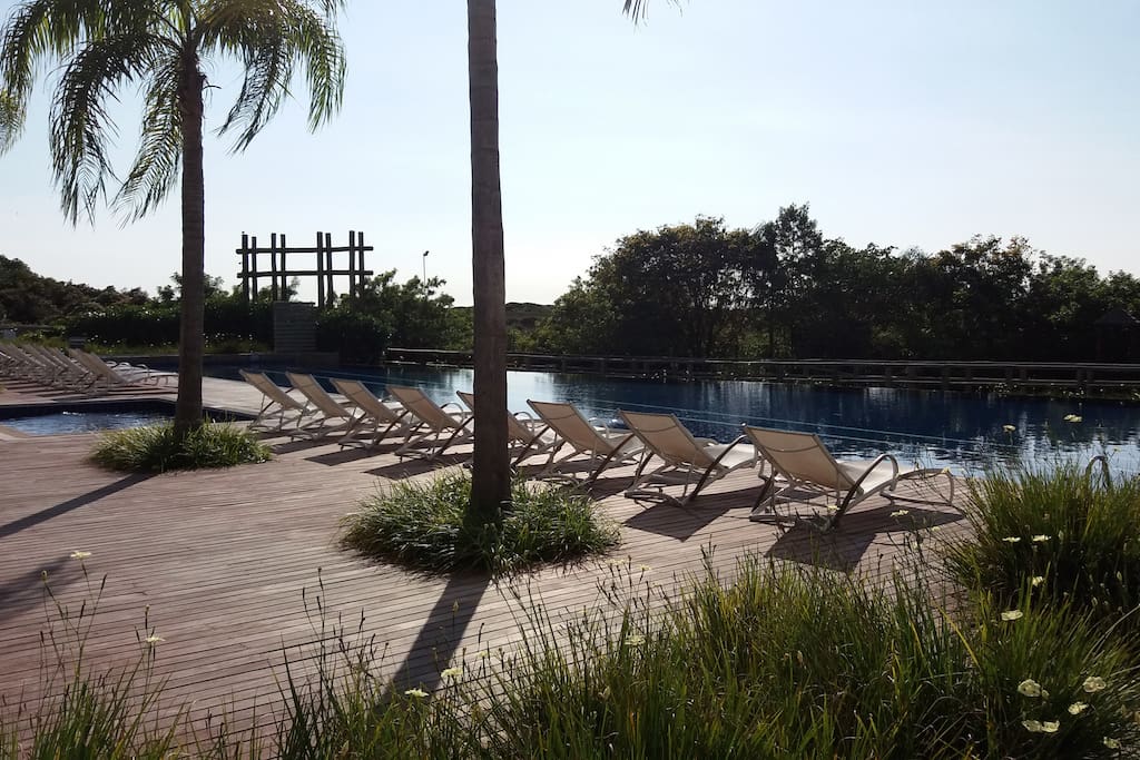 Piscina com raia de 25 metros