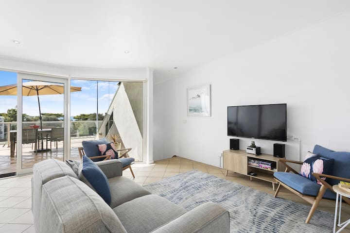 Blue Door – Lorne Holiday Stays