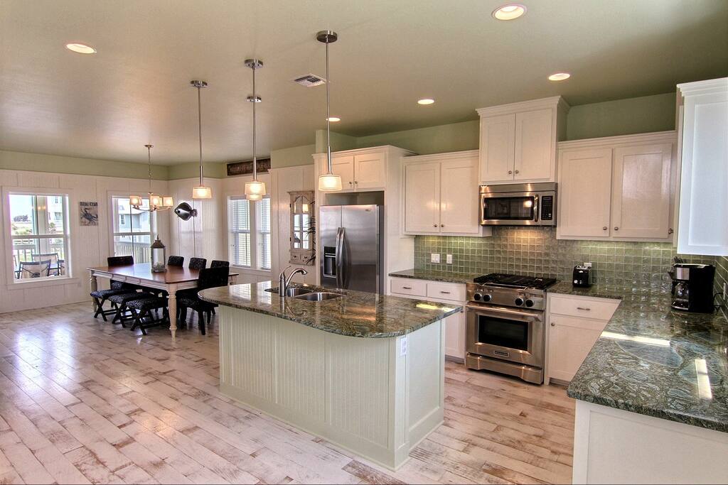 Coastal Hideaway 230 BE-Kitchen