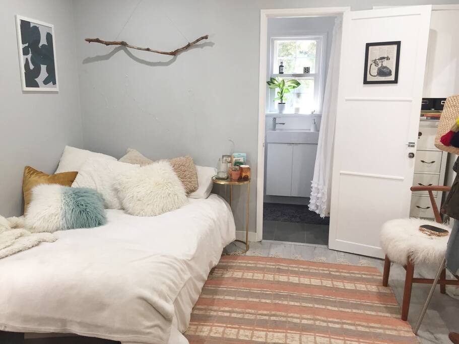 Queen size bed