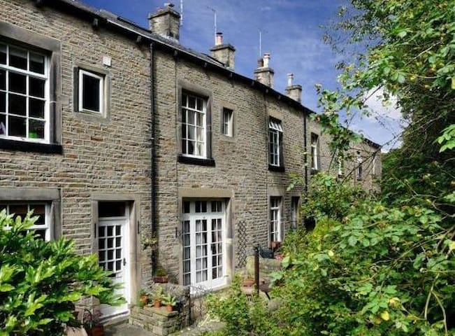 Town Centre Skipton Holiday Cottage Free Parking Cottages For