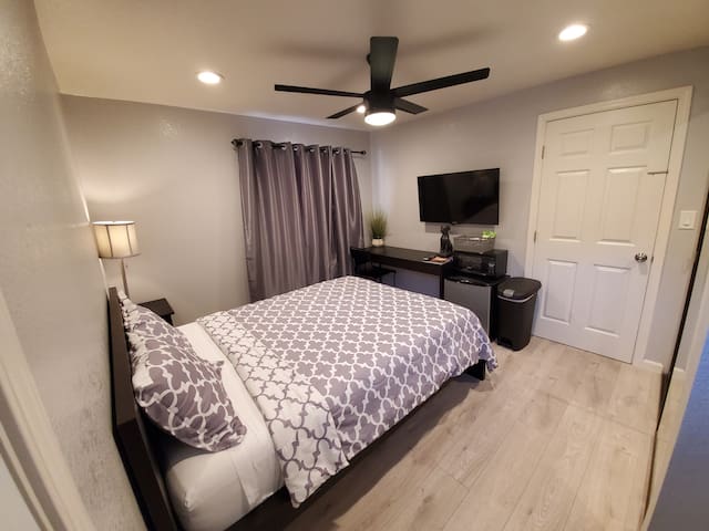 NewSuite #2 Private Entry+Private Bath Self Check❤️