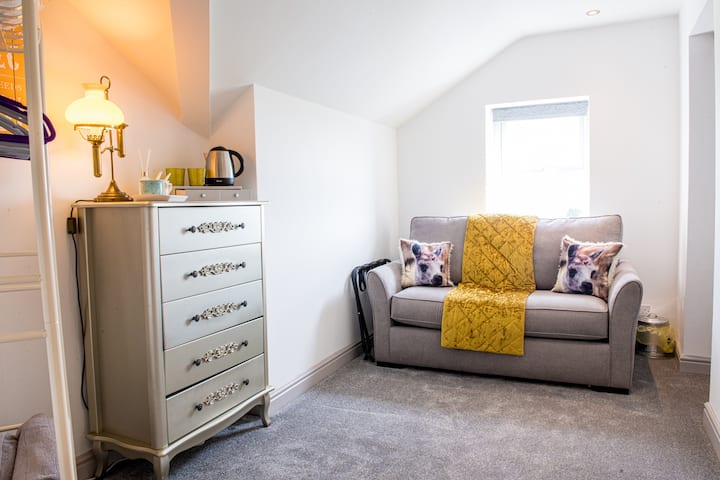 Drittes Schlafzimmer - sehr komfortables Doppelschlafsofa