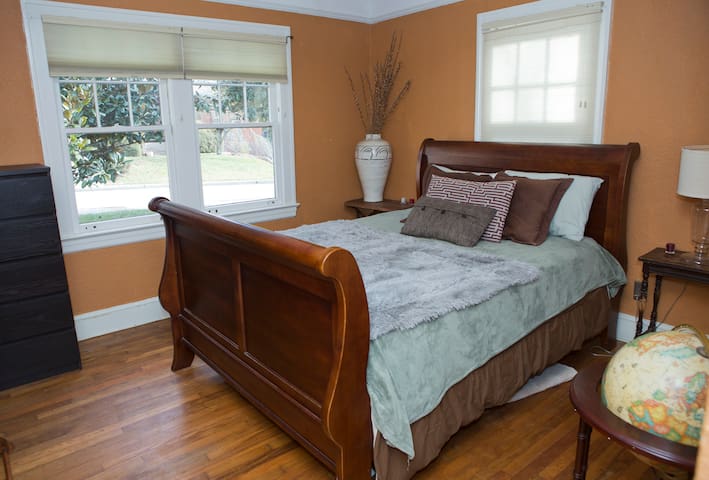 Rooms Available For Rent In West Asheville Rooms Available For Rent In West Asheville