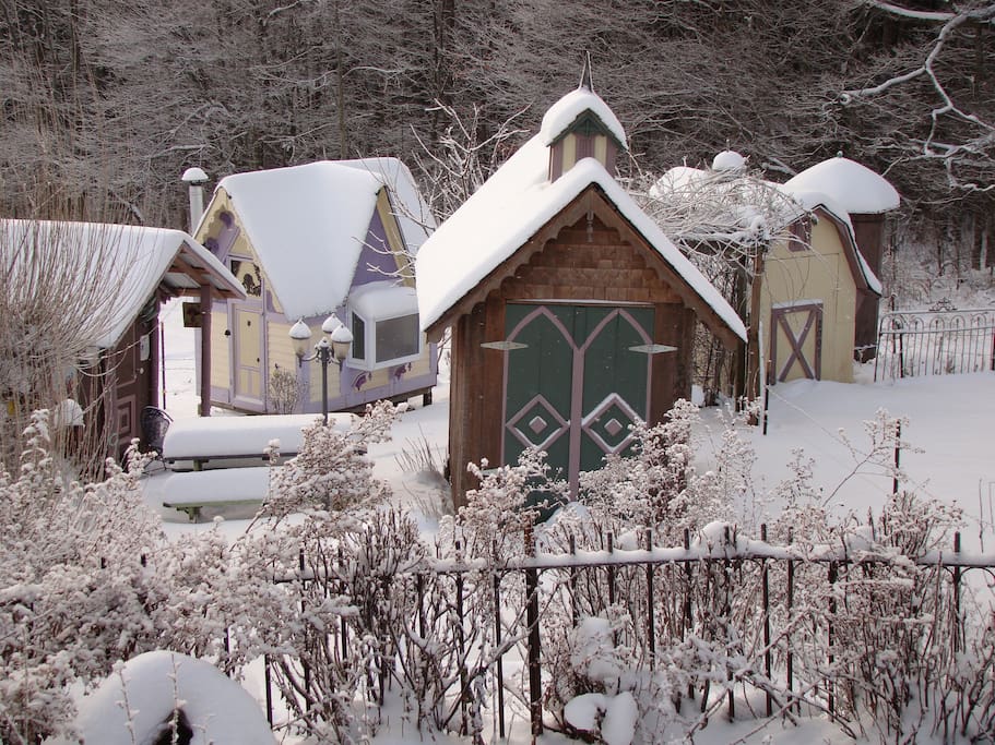 The village of Karenville in snow