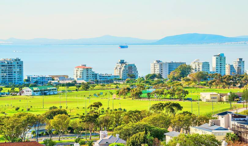 Sun & sea in a luxurious, downtown villa gallery image 2