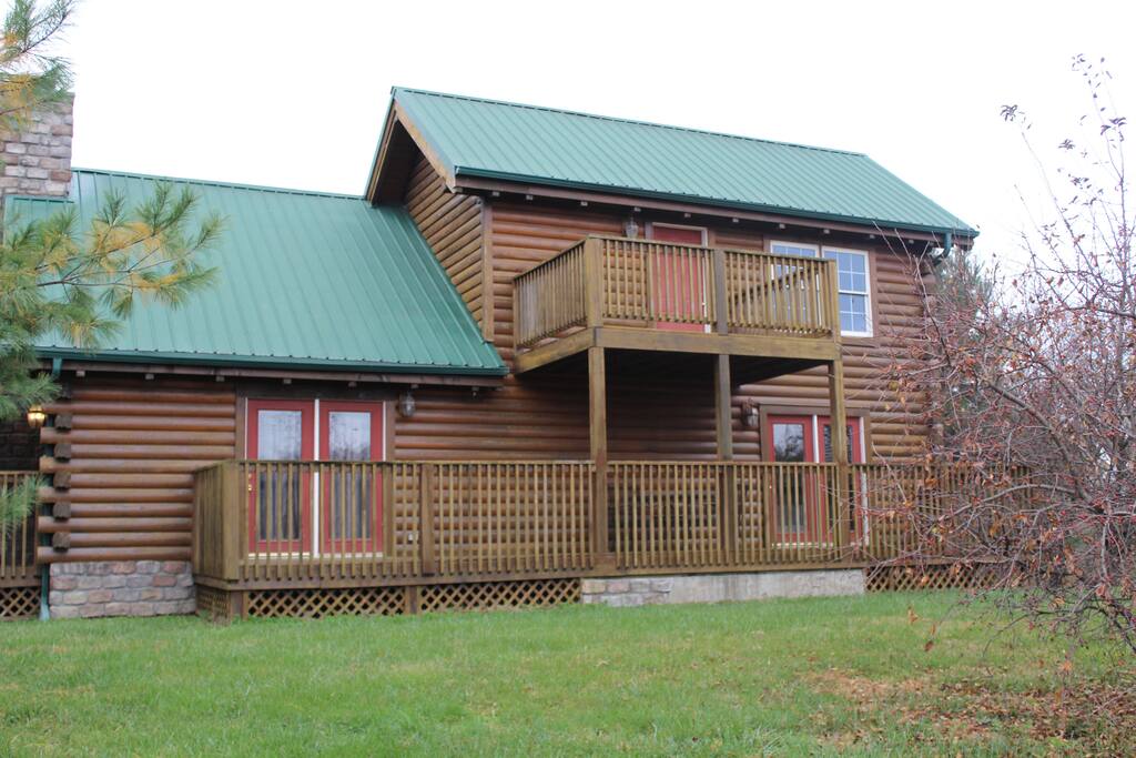 Back of home, Top deck for bedroom 2, bottom deck is for master bedroom and living