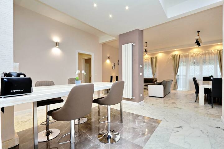 Terraced Apt – Metro to Vatican & Center gallery image 2