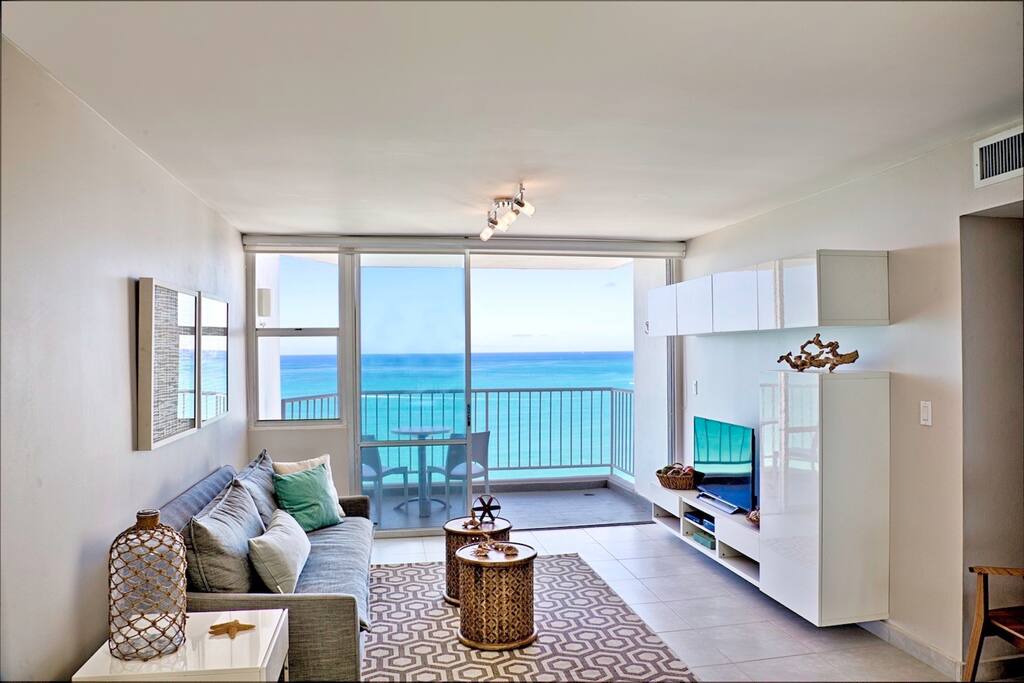 Living room with breathtaking views of the Caribbean sea