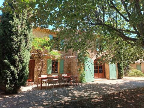 Stone House, Grand Garden and Belle Piscine